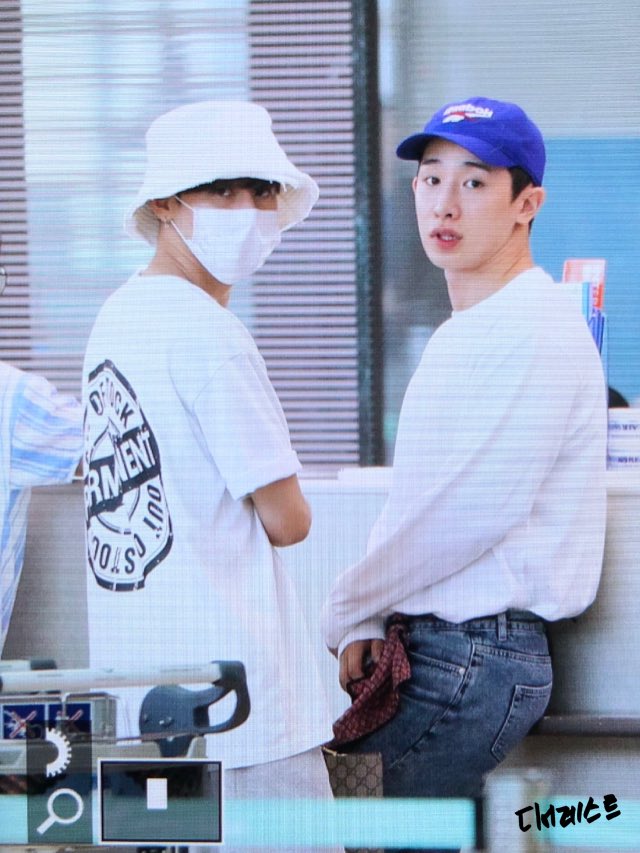 Dearest_WH's tweet photo. PRE📷180719 인천공항✈️출국 
막내와 원호형🐺🐰
#원호 #WONHO #ウォノ 
#IM 
#MONSTA_X #MONSTAX_2NDWORLDTOUR 
#몬스타엑스 https://t.co/Er41SOkeWD