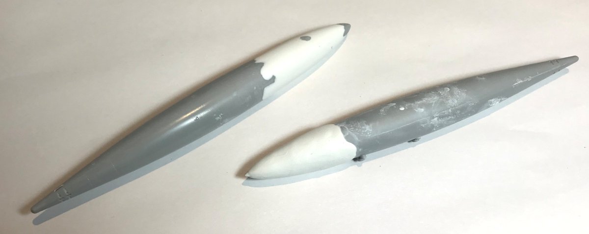 BoweModels's tweet photo. Doing my best to correct the slightly dodgy shape of the kit fuel tanks. #TrumpeterHarrier #GR7 https://t.co/ZFsC9n26sB
