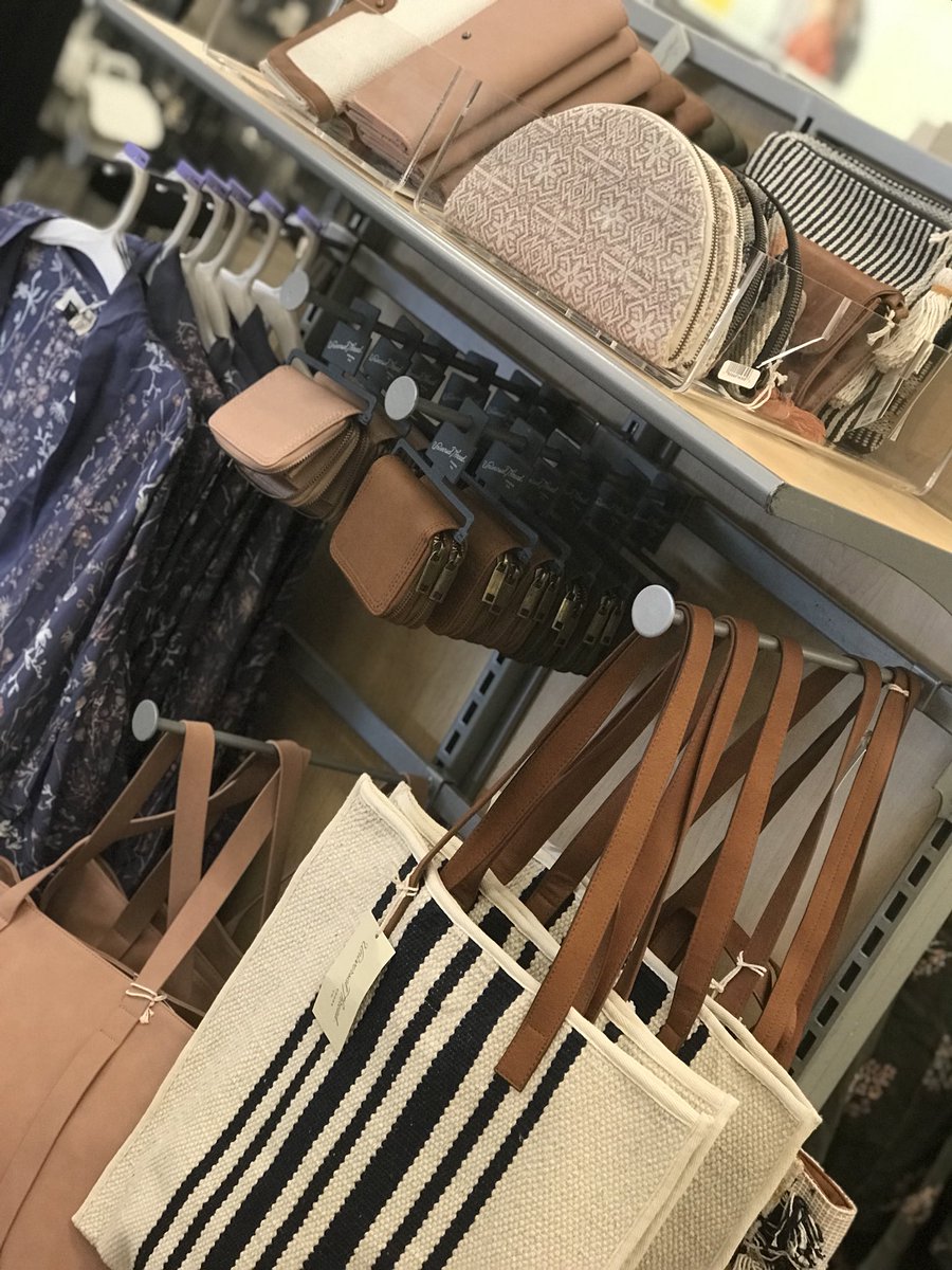 sarah_sklar1's tweet photo. Universal Thread is killing the back to school vibe! So many options to fill with supplies! #killerstyles #backtoschool #southportstylesquad #t1789 https://t.co/s0Vt9Nk8Gl