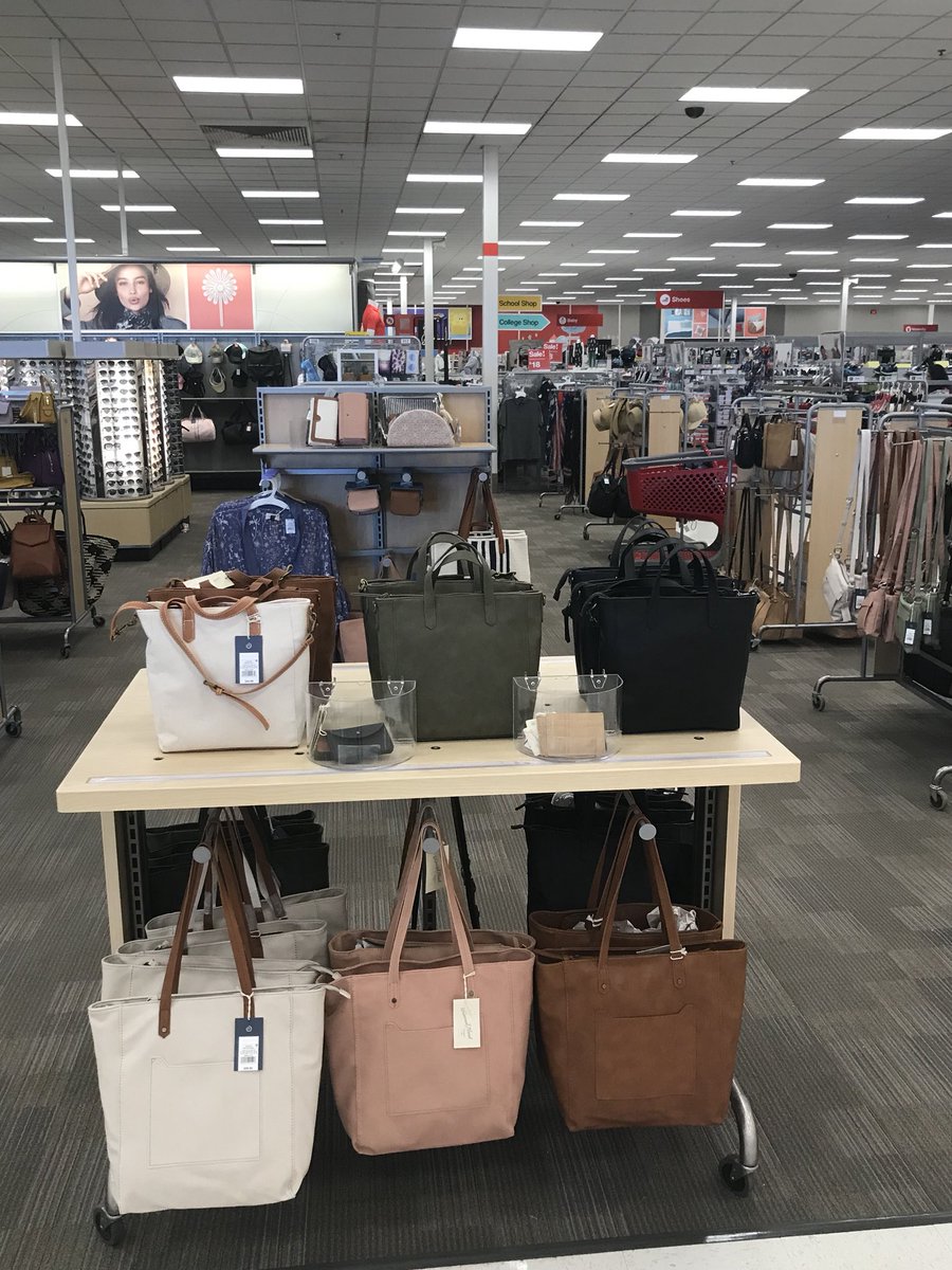 Universal Thread is killing the back to school vibe! So many options to fill with supplies! #killerstyles #backtoschool #southportstylesquad #t1789
