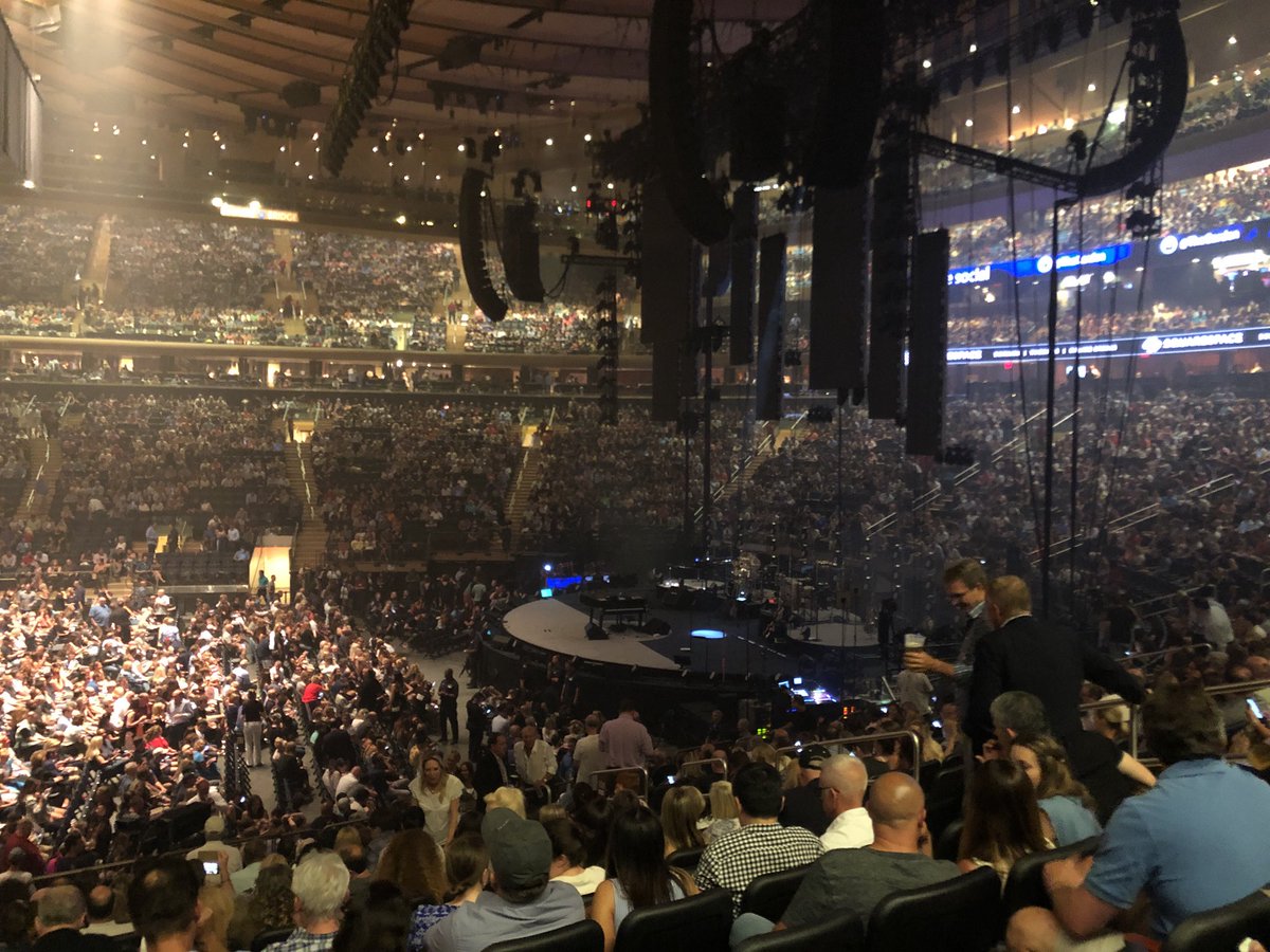 BigE1043's tweet photo. The calm before the storm front... #billy100 @TheGarden @Q1043 https://t.co/yTTS4ml5ZG