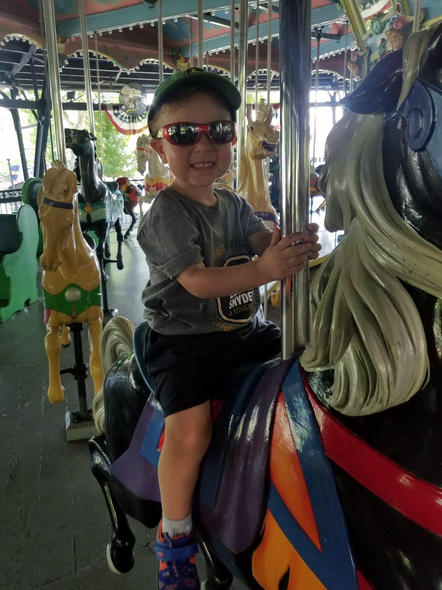 edgarsnyder's tweet photo. Last Friday, our firm celebrated our Annual Employee Appreciation Day. We kicked things off with a firm-wide meeting and breakfast, then we headed to @Kenny_Kangaroo with our families for some rides, food, face painting, and more. It was great to meet everyone! https://t.co/kyH8h9SdGT
