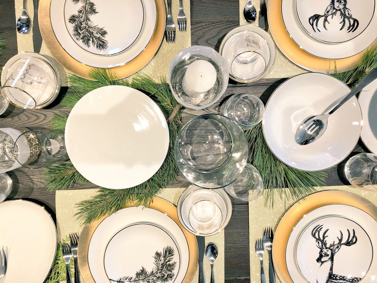 mayahoodblog's tweet photo. Christmas in July? It was tonight at the @PresChoice #HolidayatSuperstore preview event. Here’s a sneak peek at their holiday decor, gift ideas, & food for entertaining. #PCInsidersCollection https://t.co/XBE9bKtZ15
