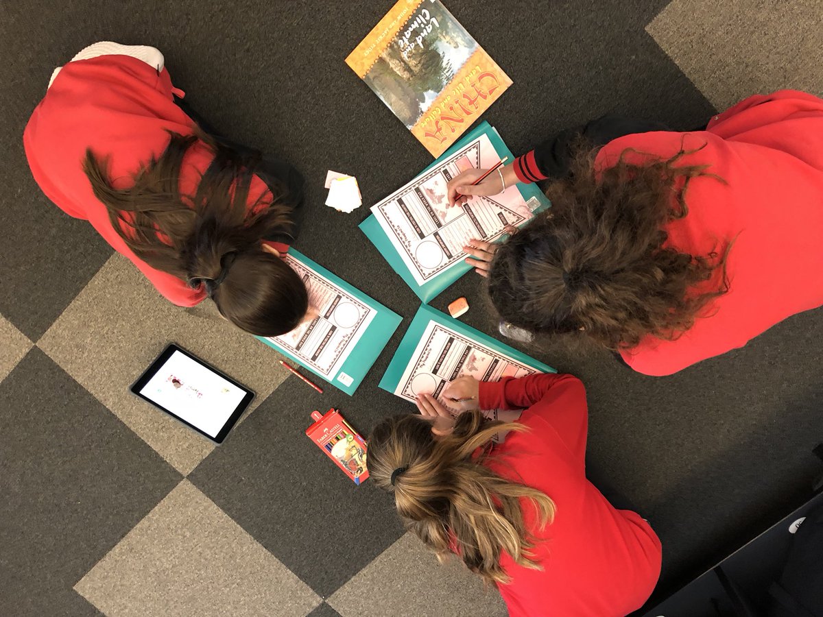 MonmiaPS's tweet photo. Who are Australia’s neighbouring countries? The 5/6s are on an express trip to 🇨🇳, 🇫🇯, 🇮🇩 and 🇹🇭! #collaborativegroupwork #inquiryreadingwritingICT 🌏🛩⛴😊 @MonmiaPS https://t.co/Y9pa73plKv