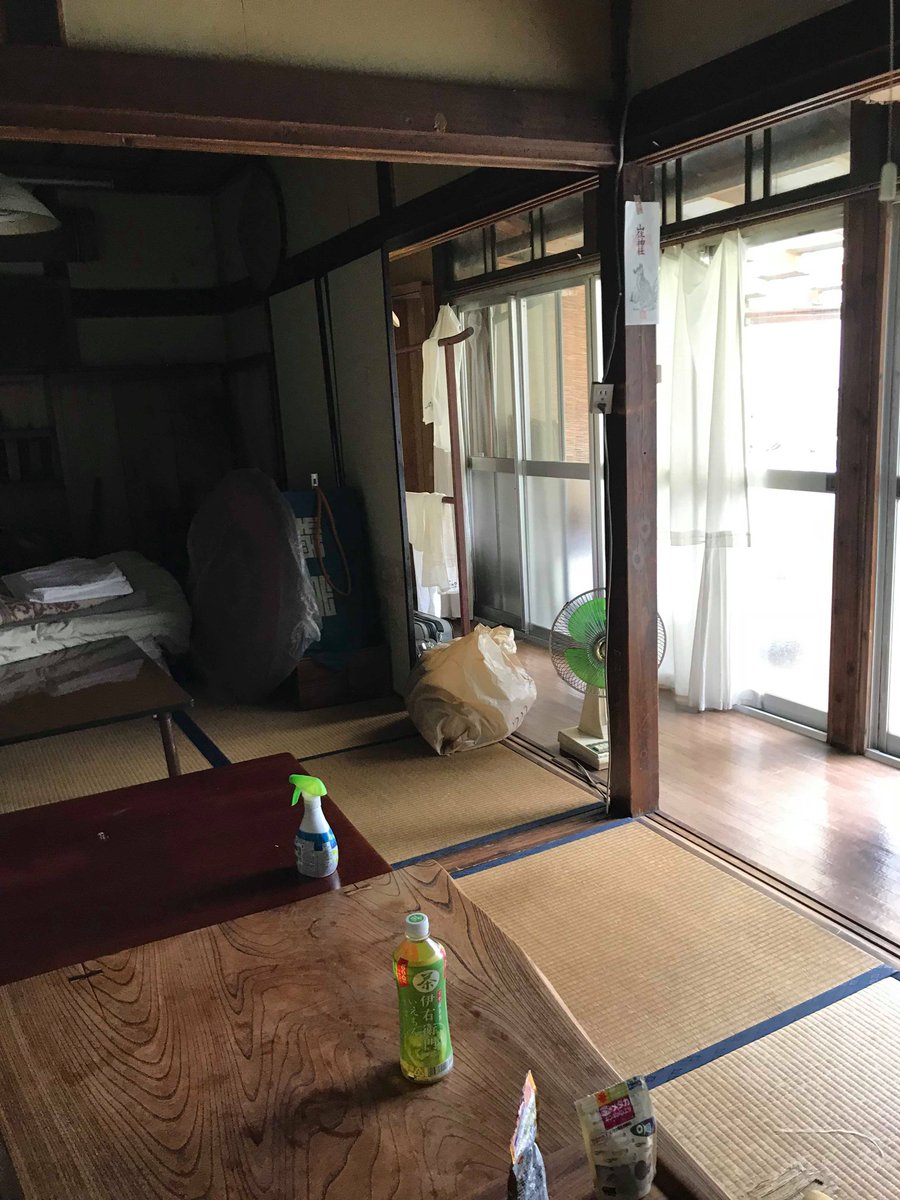 ヤングチャンピオン烈にて連載中の
『戦争めし』が巻中カラーをいただいております。
この回は戦争体験者の方のインタビュー形式で話は始まります。
91歳とは思えないお元気な方でした。
是非　渾身の1話　読んでください
戦争の悲惨さ　生… 