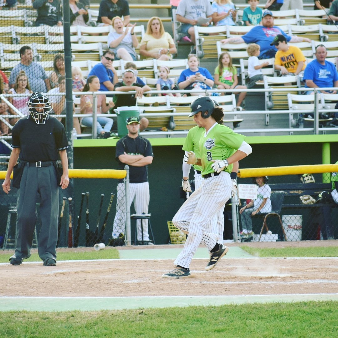 ShoesBaseball's tweet photo. Zane Zurbrugg sends one across with a hit and an error, and then comes home on a passed ball!

The Sliders lead is starting to #TakeFlight !

@spisliders 5, @Lafayette_BSB  0

#SlidersNation #LetsGoSliders https://t.co/2pujfYps2E