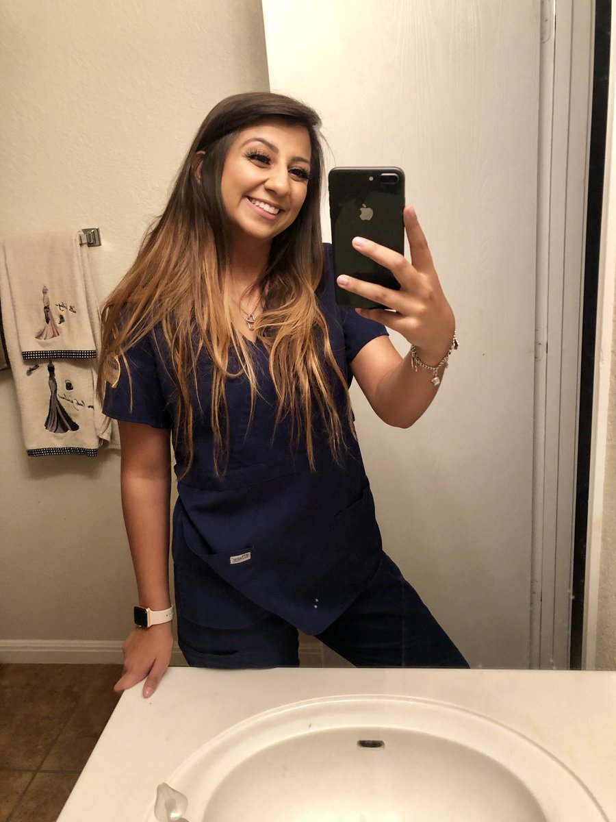 jazminsrn's tweet photo. “I’m giving up 2 years of my life to learn how to save yours” 👩🏽‍⚕️💉 #2moresemesters https://t.co/S3kiQwIY6w