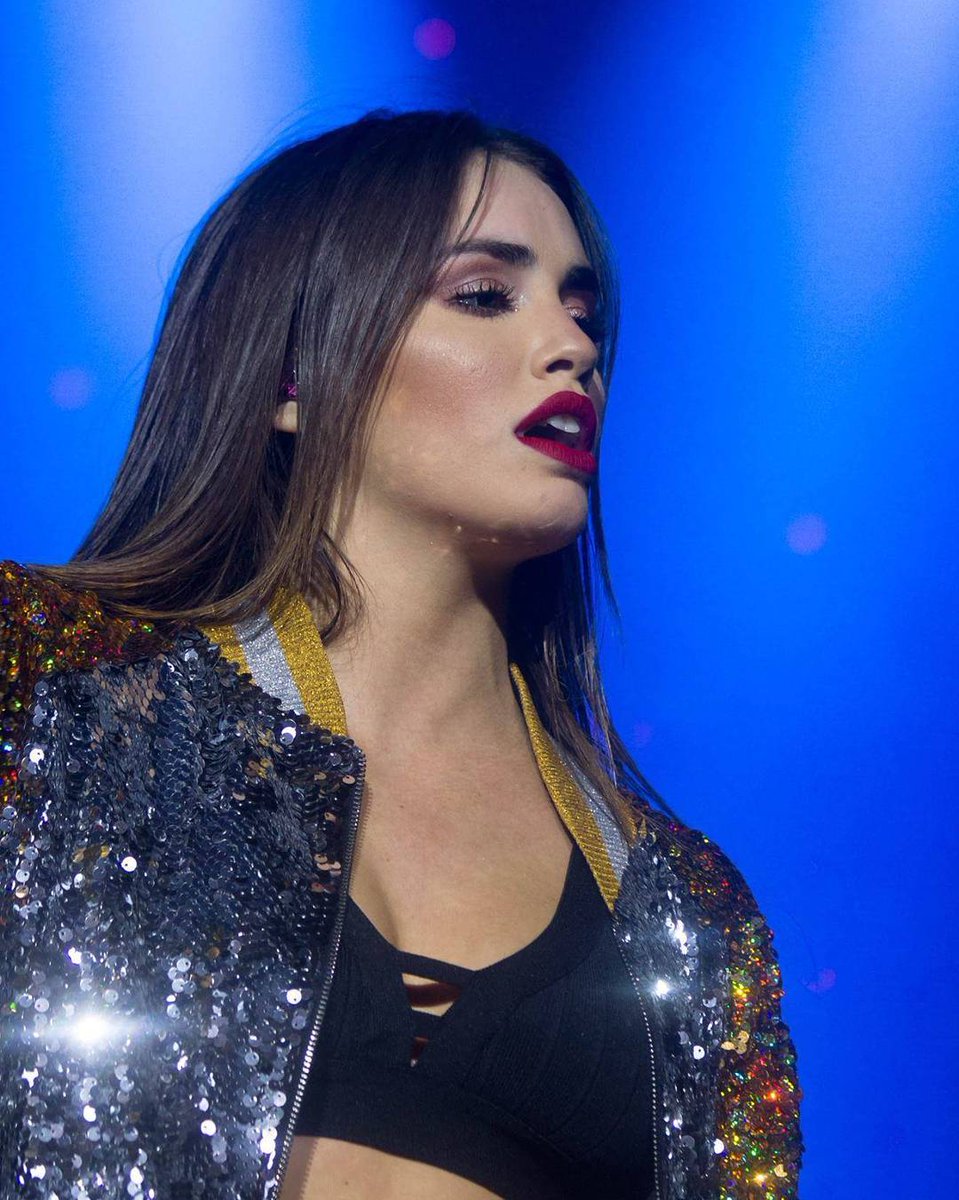 FerLalita's tweet photo. Bailemos con 100 Grados!!
#100gradosEnModa @laliespos @carlonchodemoda @modaFM #TeamBravos https://t.co/2FDlcNKPC5