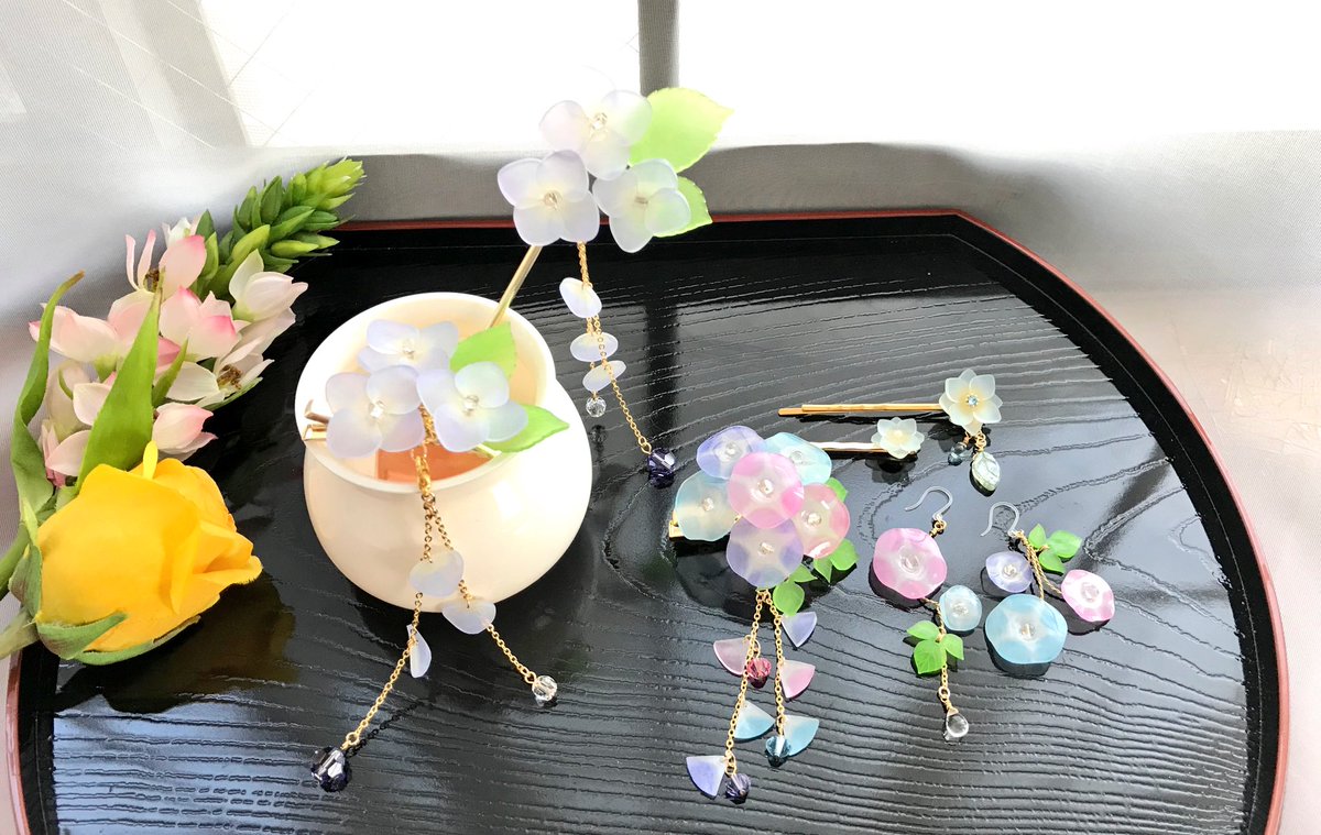 Suzuro すずろ Minne カートopen中です 画像の5点 桔梗のピアス 撮り忘れた 昨日発送完了しております 今日は 紫陽花の三色と水色のヘアクリップと桜のヘアクリップを仕上げてしまおうᕦ O Oˇ ᕤ 紫陽花 朝顔 プラバン プラ板