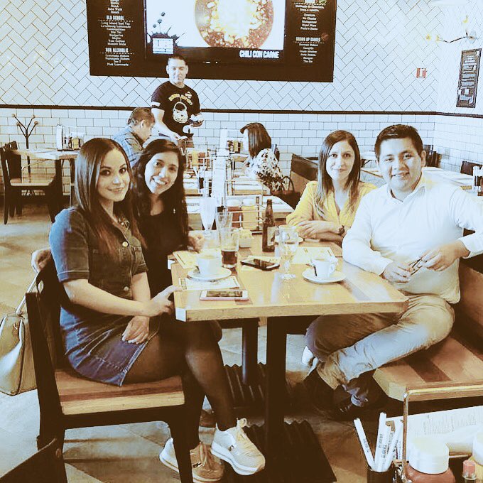 niizakm's tweet photo. 4 años de amistad ... #MiParche 😘 https://t.co/R6bceYvRzC