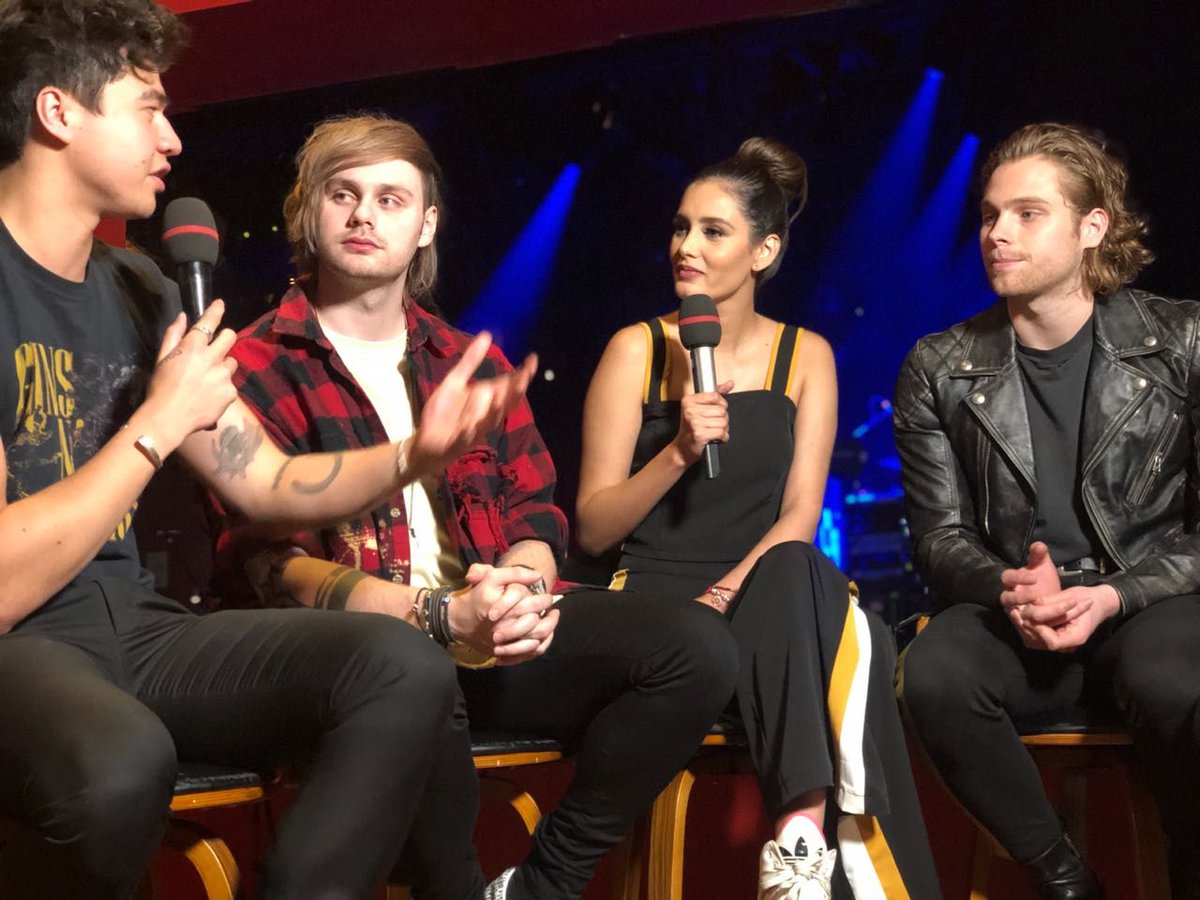 telehit_musica's tweet photo. ¿Están listos para disfrutar de la música de @5SOS en #EspecialesTelehit? 20hrsMX https://t.co/UqeOGdBQ30