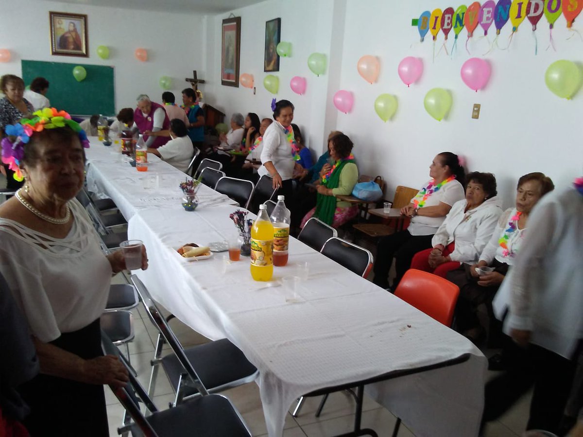 Alc_Iztapalapa's tweet photo. Con el grupo de adultos mayores "Voces de Primavera" de Territorial Estrella, realizamos taller de pintura.
#ConelPoderDeLaSabiduria https://t.co/I742XtTfUM
