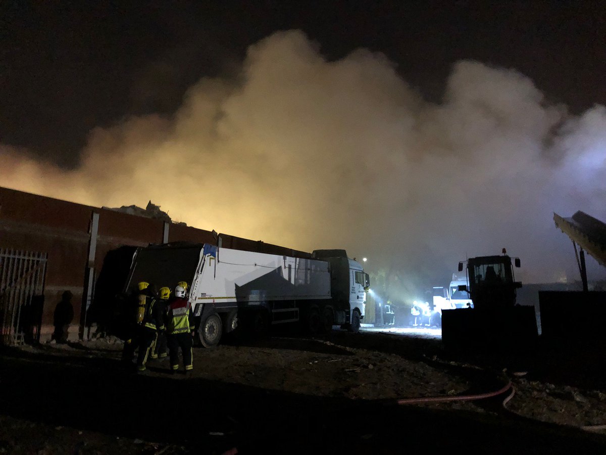 The recycling plant fire in #Feltham is now under control. Firefighters will remain on scene damping down into the morning. The Brigade's 999 Control Officers took 12 calls to the blaze. bit.ly/2uxp0oB
