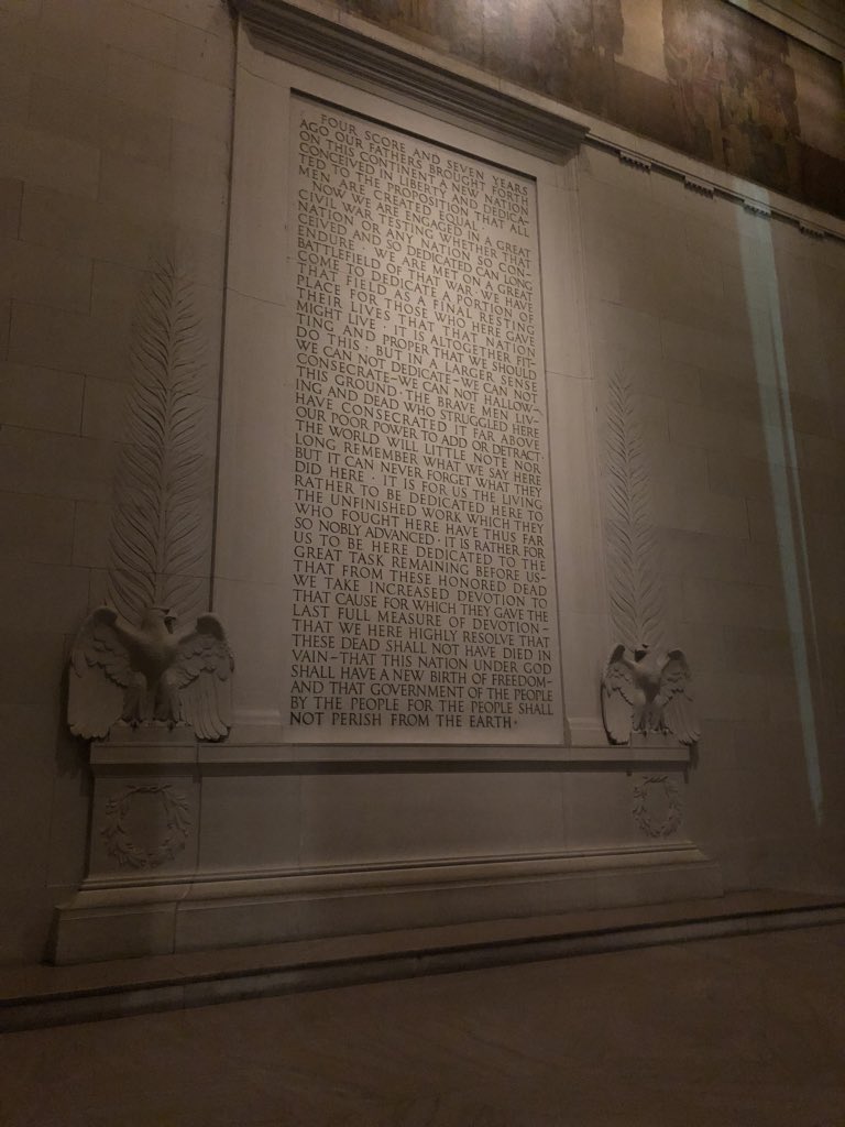 Keats_SCDSB's tweet photo. DC on foot walking tour! Lincoln memorial! @EJuly2018 @TeamEduTravel #spiritofamerica #edutravel2018 https://t.co/qWUEgAqJvF