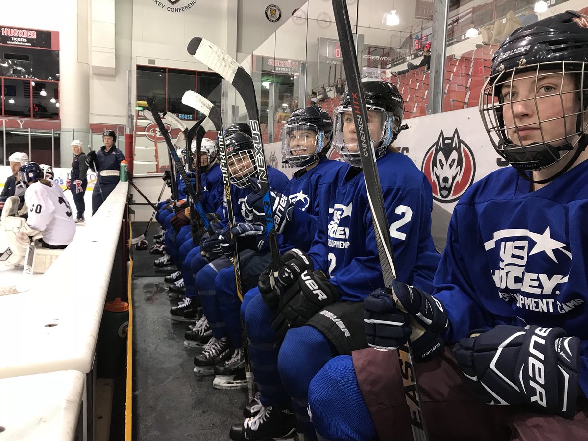 USAHPDC's tweet photo. Girls 16/17 practices today! #zoneentry #royalroad #USAHPDC https://t.co/UvjaD1eLjg