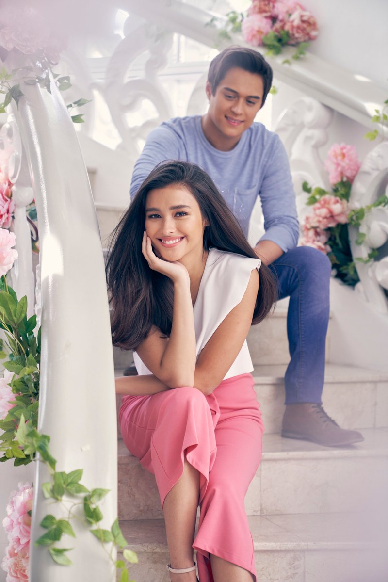 AvonPH's tweet photo. @lizasoberano is #InFullBloom in this photo. Come join this afternoon’s Sweet Honesty Twitter party, retweet, and we’ll post more of their sweet moments today.  #LizQuenInFullBloom https://t.co/g6Jt38bBjZ
