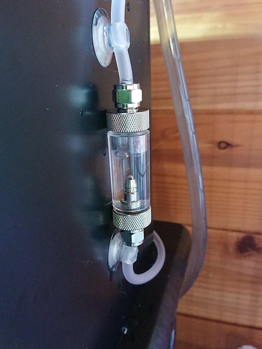時猫のsora めだか Pa Twitter アズージャパン社のメタルco2カウンターとco2 ディフューザーufo購入して見ました カウンターデザイン凄く ｲｲﾈ ディフューザーの方はまだ大きい気泡が出るから様子見 アクアリウム Co2添加 水草水槽 T