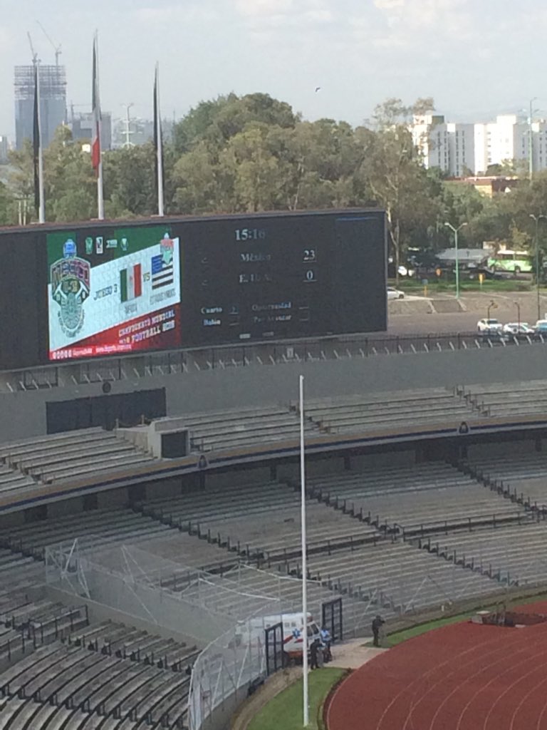 deutshausmexiko's tweet photo. Un triunfo enorme de @FBAMexico y de la @fmfamericano ,le ganamos a @USNFT con autoridad,orden,fortaleza y pasión por él Football,día histórico para el deporte nacional #MexicoWin #MexicoTeam 🇲🇽🏈😎☝🏻👏🏻 https://t.co/bO8FsKLANq