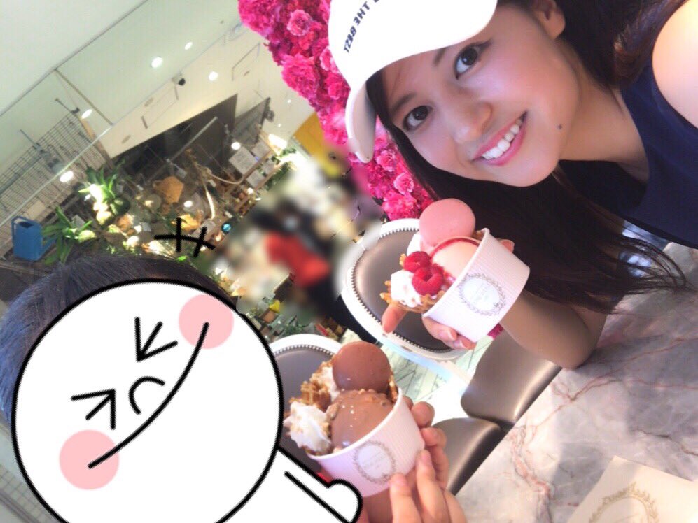 Chu_chiaki_avex's tweet photo. 稽古終わりに妹と可愛いアイス食べに行ったよ🍨💕

#Chubbiness https://t.co/eZ8uKplOVM