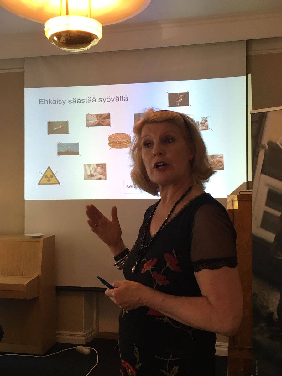 Kelan pääjohtaja <a href="/ElliAaltonen/">Elli Aaltonen</a> Docrateen ja @RochePharmaFI aamiaistilaisuudessa: "Mikä meidät syövältä pelastaa?" #SuomiAreena #syöpä