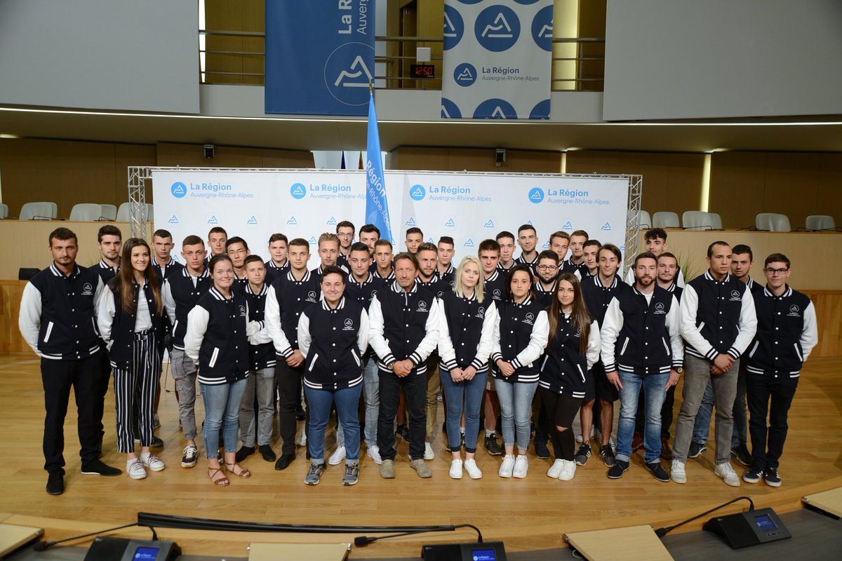 Obee_fr's tweet photo. Retour sur la réunion de bilan et perspectives du Mondial des Métiers @mdmra où @CdricLambour co-fondateur d'https://t.co/BvAvHk9Xi5 a présenté l'intérêt des outils digitaux https://t.co/CFlJop13bQ pour faire vivre l'expérience du salon tout au long de l'année #digital #métiers https://t.co/QyxsP4eiC4