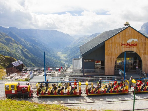 yoyvillasallent's tweet photo. Abróchense los cinturones y disfruten de las espectaculares vistas del trenecito más alto de #europa☝🏽
¡Próxima estación 👉🏼 #Artouste 😊
 
https://t.co/vwoXF2lfKX  ✅

#valledetena #pyrenees #mountains #pirineos #pirineoaragones https://t.co/seAWd4jyIb