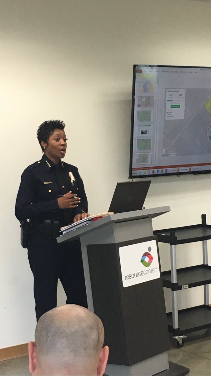 DPDNWNPO's tweet image. Great turn out for tonight’s Maple Lawn Crime Watch! @ChiefHallDPD @DPDMajorG