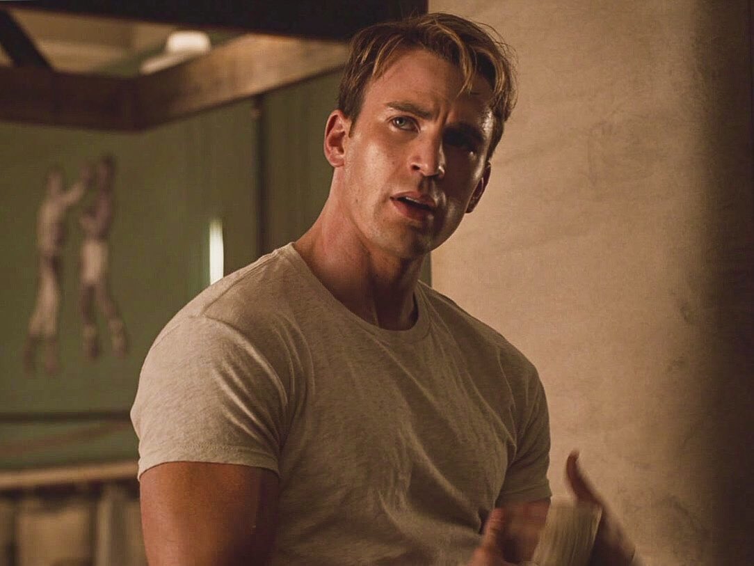 capsheroes's tweet photo. he can knock me out and i’d thank him https://t.co/wffrfZGFPy