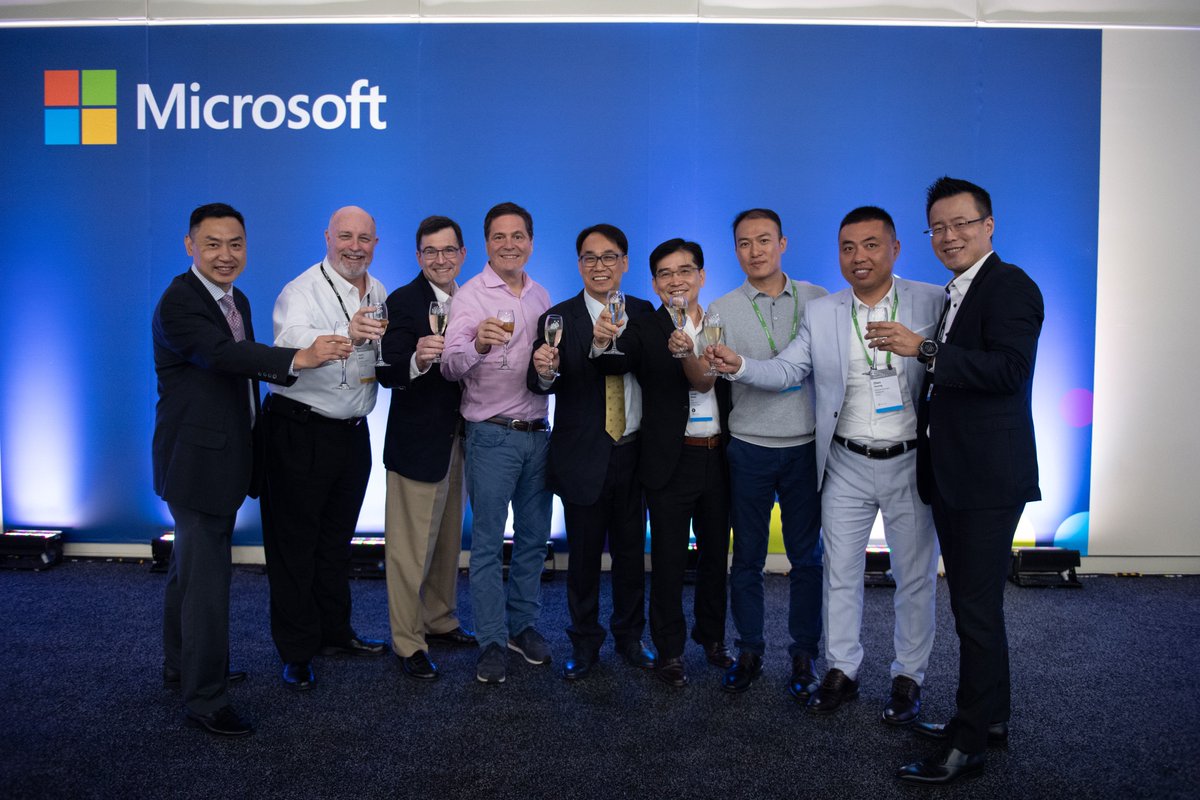 21V_BlueCloud's tweet photo. 21V Blue Cloud officially signed agreements with @UnifyCloudLLC ,@AvePoint_Inc , @AgilePoint &amp; Fadada #MSInspire, jointly announcing 21V Blue Cloud as the authorized distributor of these four top-notch cloud service providers in Chinese mainland. read more https://t.co/AOqgFHYsMv https://t.co/HmRZMrLS21