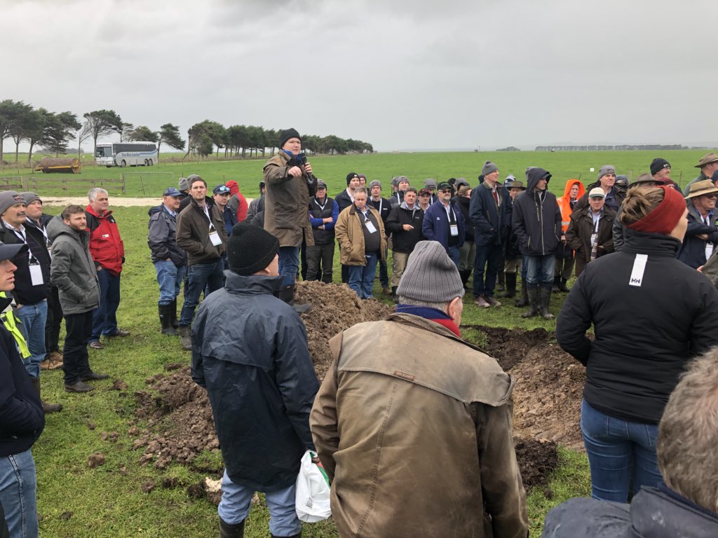 EnglandJengland's tweet photo. Mel Hill tells the #gssaconference2018 #gssa18 #PastFuturePasture participants on a beautiful SE day about the soil history of Coola Station https://t.co/llSxmLLDOC