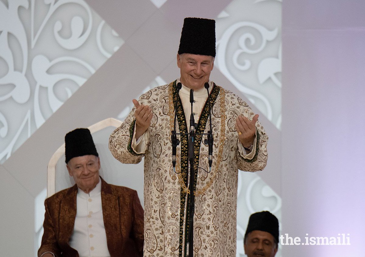 имам мавлана шах. имам шах карим ал хусайни. день рождения агахан. хазир имам. родословная пророка мухаммада.