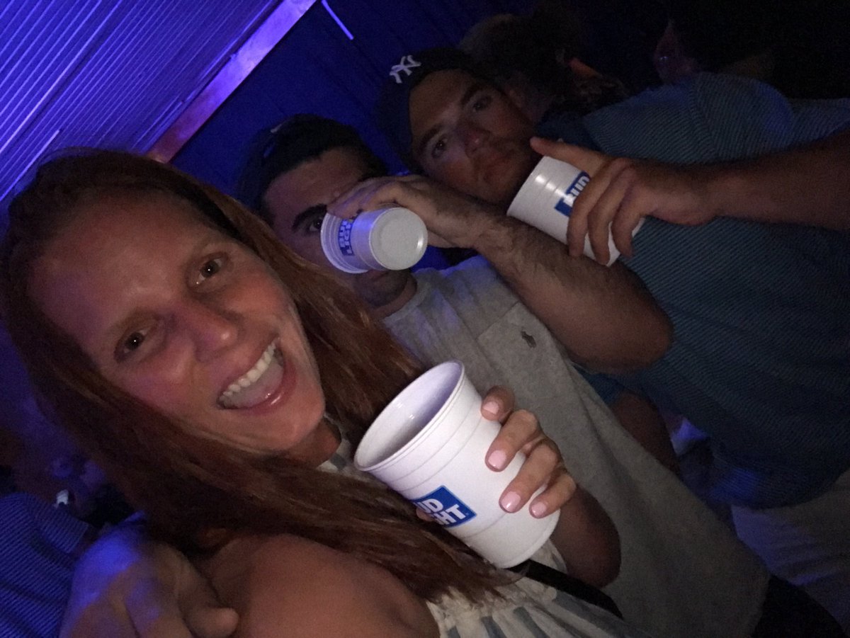 Found some loyal followers at the marlin on a Wednesday <a href="/MillieSieron/">Dimple Rogers</a> <a href="/alexvarone/">Alex Varone</a> <a href="/beefyomalley/">Casey</a>