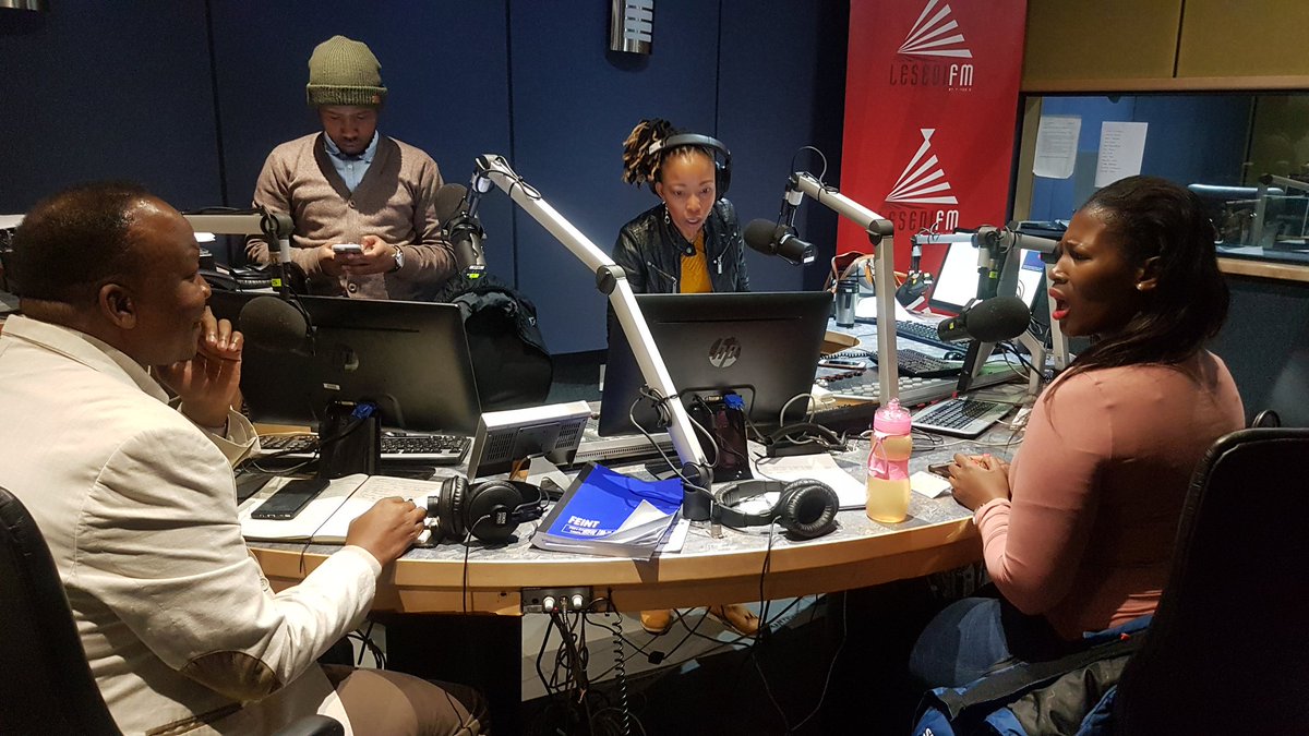 LesediFM's tweet photo. #MonateBreakfastShow - #retenghape - #homonatehoseng Labone bekeng. @leokaoketi @Twasagirl @SebiliMolefe @Officialkglive2 - Moruti Mokobake - Qetello ya taba e fetisa qalo ya yona" #MantsweAkgothatso a hao 089 110 2001. 📱 @kagisosebudi https://t.co/7q99WYNLiZ