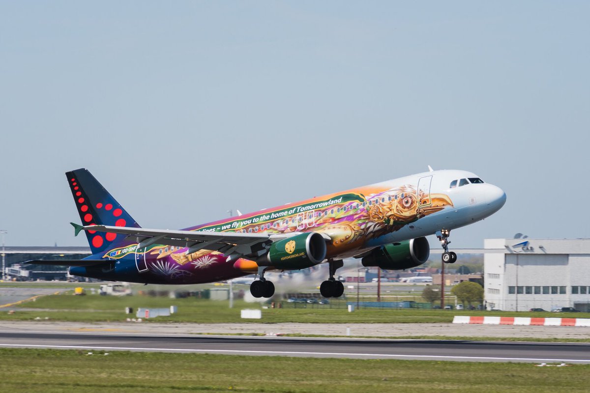 fly_spencer's tweet photo. .@HeathrowAirport It’s chocks away for The @FlyingBrussels A320 Amare - ready to carry festival goers to Tomorrowland 2018! #a320 #TMLpartyflight #TMLgateparty #BrusselsAirlines https://t.co/1nmeTGBIru