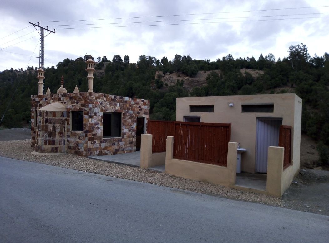 yasmeen_9's tweet photo. #Pakistan: Check posts in South #Waziristan are being converted into public facilitation centres. Mosque, waiting area and washroom have been constructed at #Khamrang for general public. Via @hsawan https://t.co/3n7ooL918F
