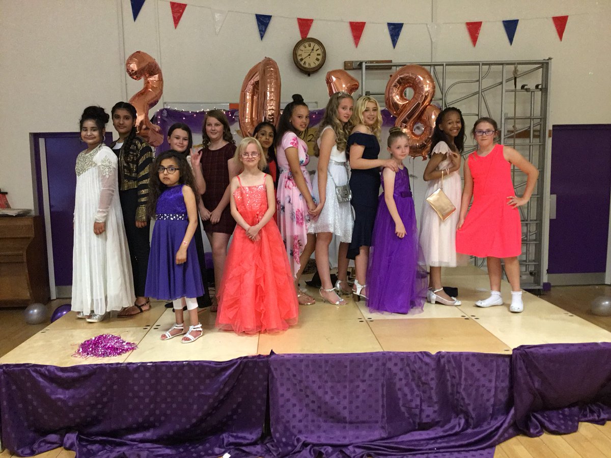 CVPSYear6H's tweet photo. A sneaky peek at last nights prom #prom #year6 #goodbyeprimary #hellosecondary https://t.co/iGOG4EDoGd
