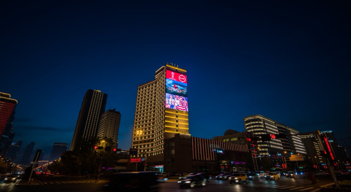 joyway_ltd's tweet image. Super stunning! #LEDdisplaywall  from #JOYWAY  lights up # Overseas Chinese international hotel in #Qingdao. light weight &amp;amp;  easy &amp;amp; fast  #outdoorLED products for building facade, glass curtain,ceiling, billboard etc.