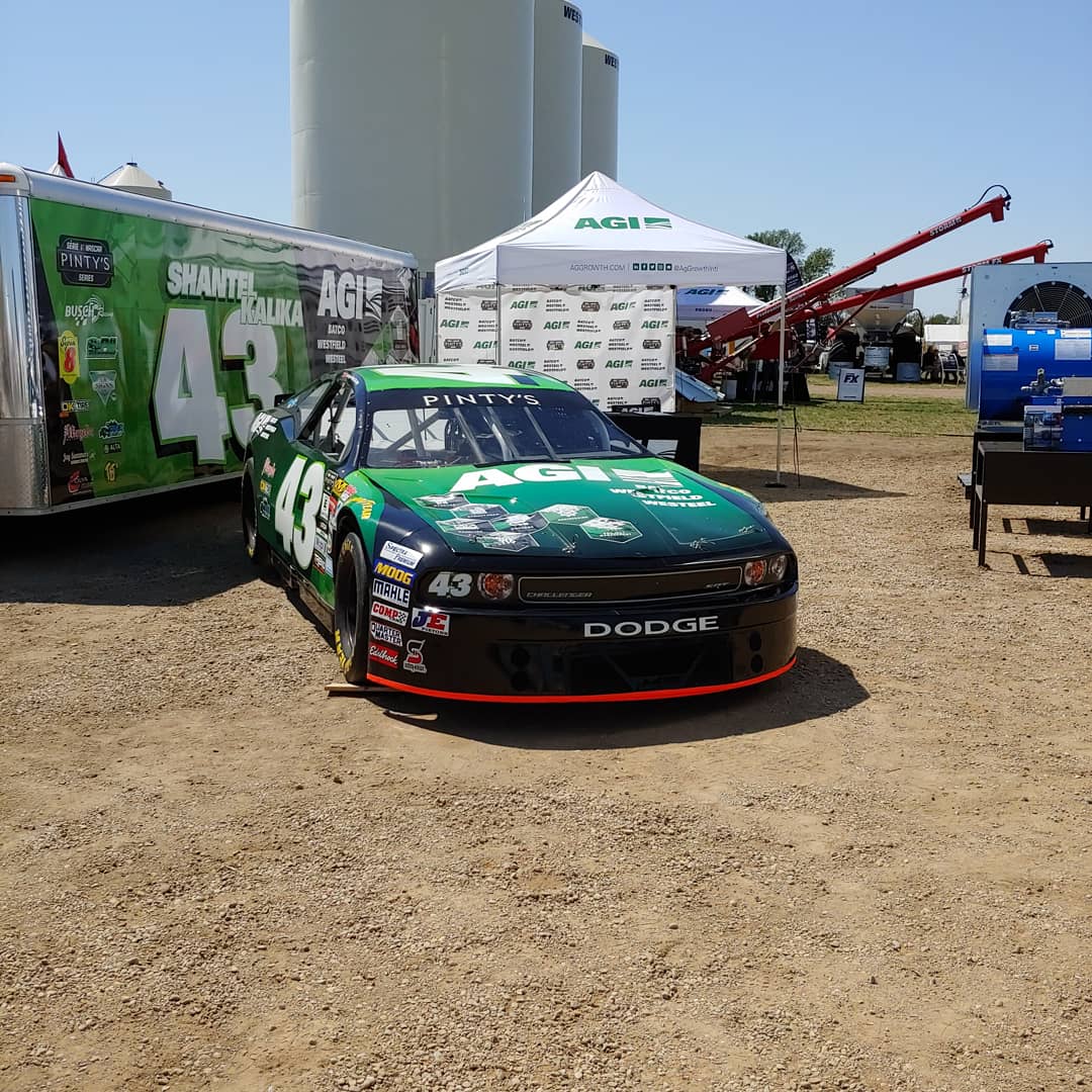 duane_thiessen's tweet photo. Had a great time at @aginmotion. Thanks @aggrowthintl for the awesome @thesheepdogs concert. Thanks Flaman for the cruise on the Prairie Lily. #AIM18 #Flaman #Rentals https://t.co/F29pVJJhDE