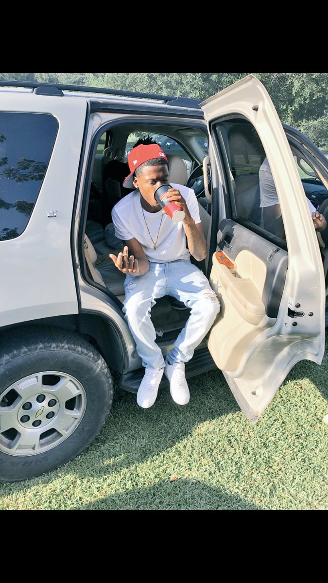 JaayyOg's tweet photo. been pressure since a jit🕊🅱️👌🏾 #GloDay #LLBBF #LLTJ https://t.co/auRxNnLC1n