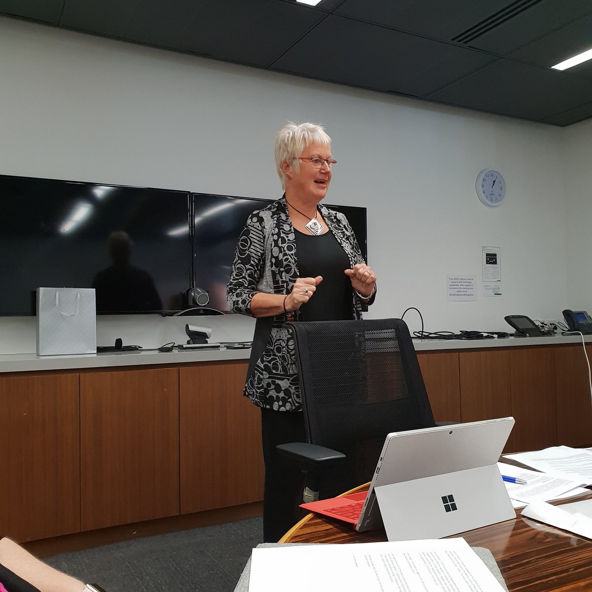 v_passau's tweet photo. Today was Helen Tait's final official meeting as Chair of the Guardians Kaitiaki of the Alexander Turnbull Library. Helen is a great advocate for New Zealand's #docheritage collections. Six years well spent ππ½πππΌοΈπ·π₯ https://t.co/62n7ahzwmB