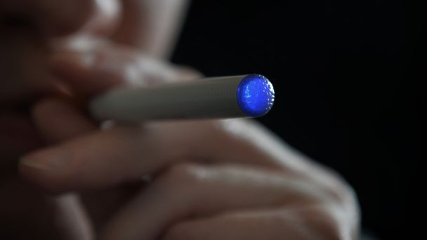 CigVapes's tweet photo. #Vaping and nicotine patches could increase the risk of cot death https://t.co/Pgoh7Gzh6O https://t.co/DXTAhErYTw