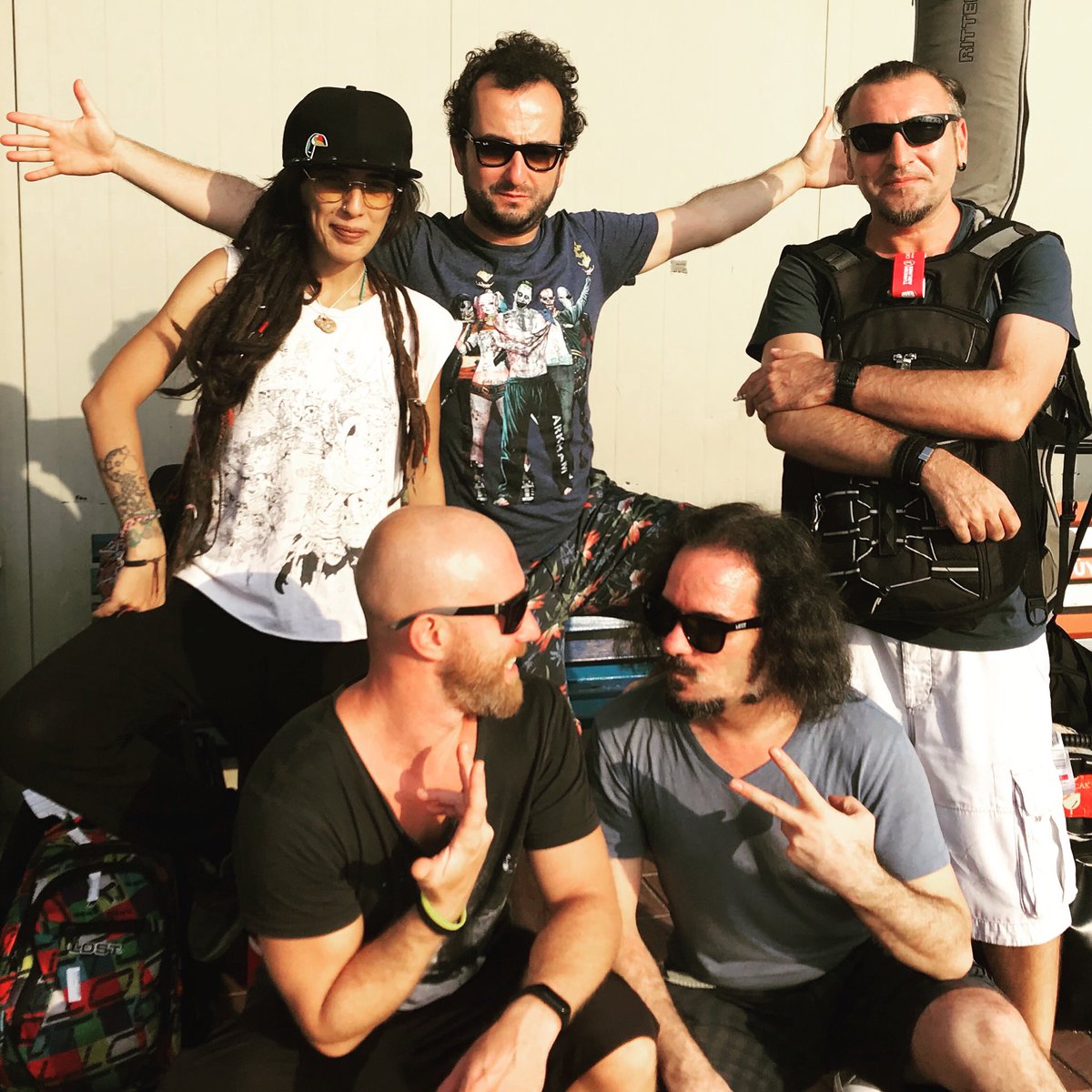 Günaydın, biz geldik! 🙌 Akşam 19.15’te #erdemligençlikfestivali’nde görüşmek üzere! ⁦@gergedanmusic⁩