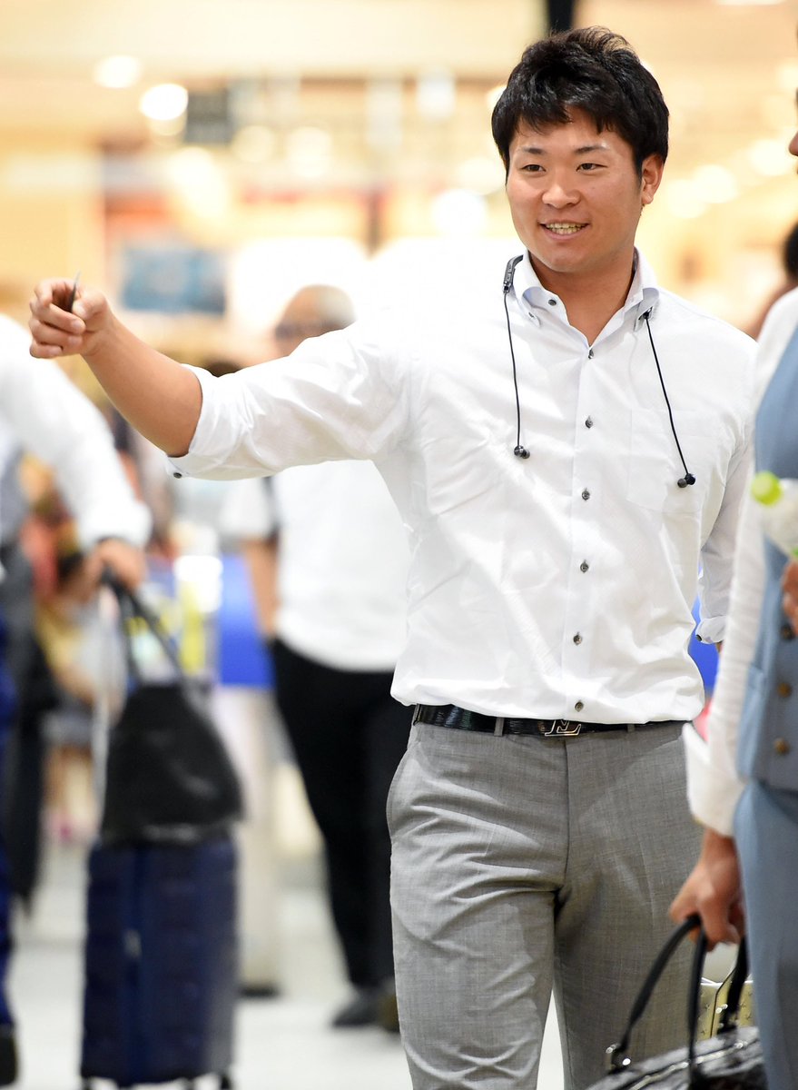 日刊スポーツ 巨人担当 日刊スポーツ gコレ 移動写真特集 広島へと向かう 小林誠司 石川慎吾 亀井善行 高橋由伸 監督 撮影 たえ見朱実 Giants ジャイアンツ スーツ姿 イケメン 夏のgコレ 日刊スポーツ 巨人担当 日刊スポーツ gコレ 移動写真特集 広島へと向かう 小林誠司 石川慎吾 亀井善行 高橋由伸 監督 撮影 たえ見朱実 Giants ジャイアンツ スーツ姿 イケメン 夏のgコレ