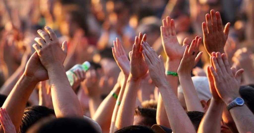 rebelplaybook's tweet image. REBEL PLAY: Read how the @ICCSyd  have placed #recognition at the heart of their EVP to bring all of their #HR programs together and reward their largely offline workforce for being truly “extraordinary” at rg.co/iccsydney #rebelplaybook #employeeengagement