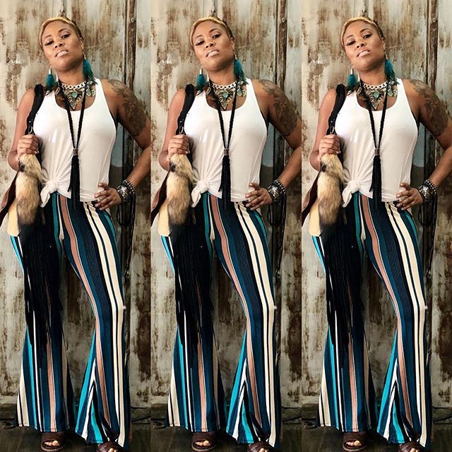 chunkyarmadillo's tweet image. Snag a pair of our Bluberry Razzle striped bells for all you Turquoise lovers 🤠!!
•
•
•
•
#westernboho #rodeovibes #cbusfashion #westernfashion #bohodiva #boho #trendingfashion #stripedbellbottoms #nfrfashion #bellbottoms #yogapants ift.tt/2zRmTRh