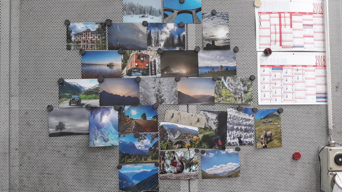 the_aeschli's tweet photo. Ich brauche bald einen grösseren Arbeitsplatz!
Und mehr Magnete...
#postcardcreator https://t.co/cXxljMkQCQ