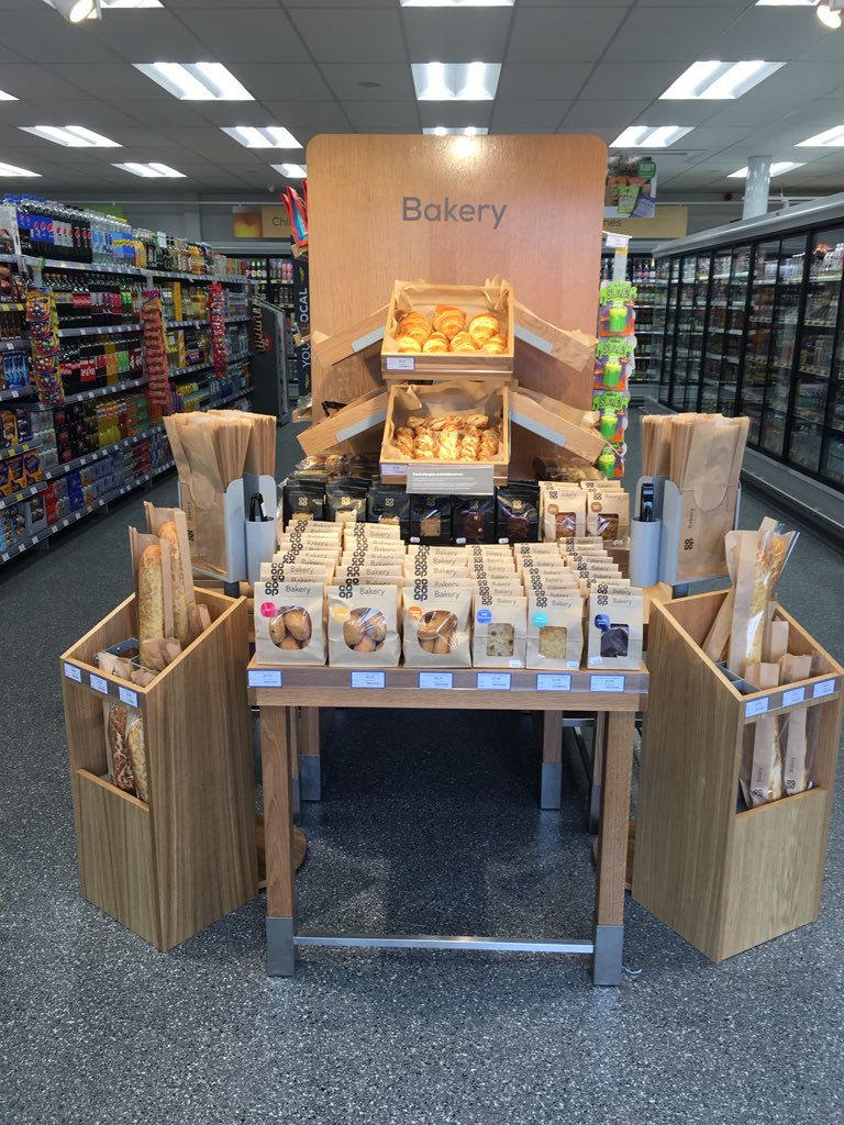 AmeshDavda's tweet photo. Our fantastic new @lincscoop food store and pharmacy open today, Swineshead, well done to all involved, good luck to Emma and the team 😀👍 https://t.co/seItPIIphg
