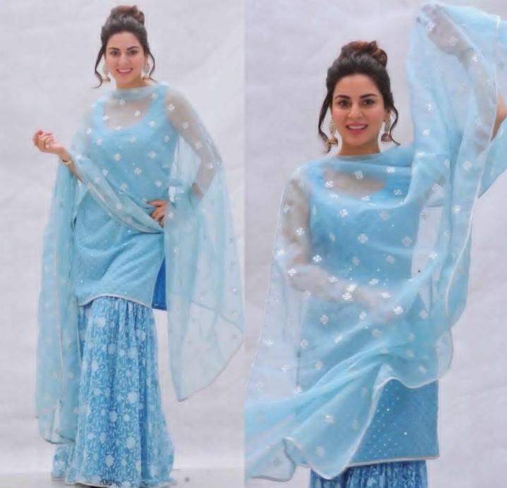 45 प्लस महिलाओं के लिए परफेक्ट गीता मां के ये अनारकली सूट - geeta kapoor  best anarkali suit collection-mobile