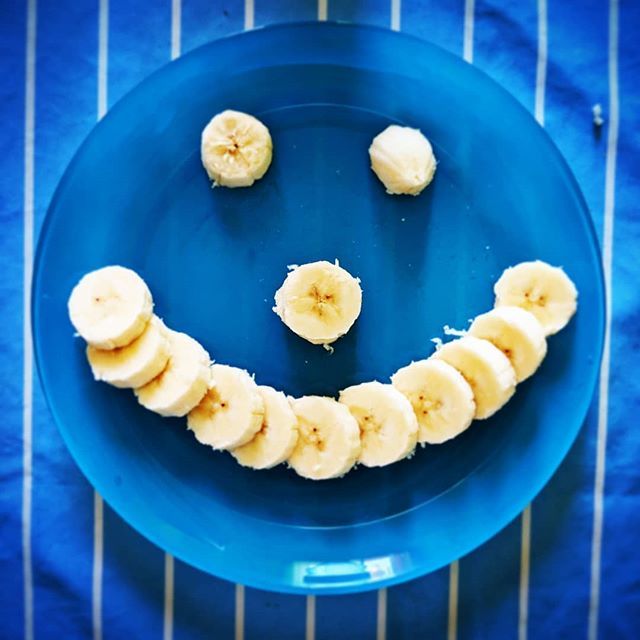 RobertPazurek's tweet photo. #breakingthefast after 4 days of broth and tea. Seldom a simple banana smiled that much at me 🍌 ☺.
Thanks to @minikapede for enduring me through this time 😜. #neverstopmoving #readysetmove #fasting https://t.co/eHs48rMqx2 https://t.co/XB5qLwOBck