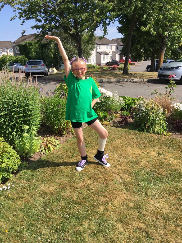 alison_fallens's tweet image. Good luck to my little munchkin in the @BeyondBway production of Wizard of Oz @holy_primary @johnfallens85 @fullhousejhm #ftybr